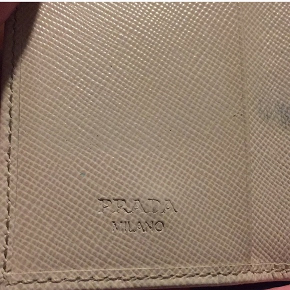 100% authentic Prada key holder - Picture 4 of 5